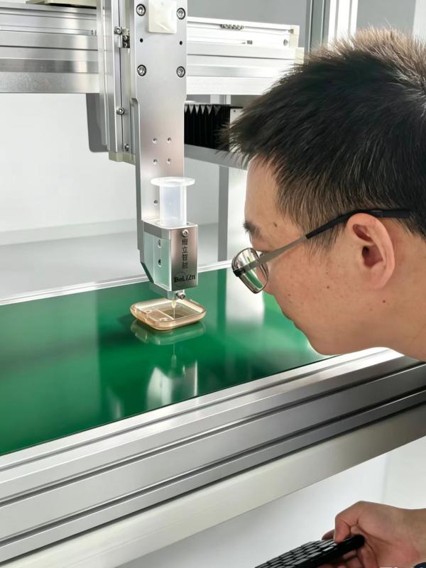 点胶机设备点检，点胶机设备周期清洁