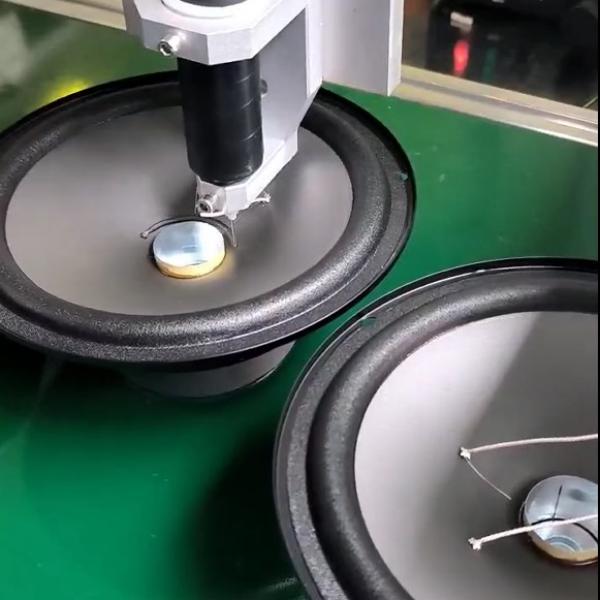 视觉点胶机-电声行业点胶案例，音腔与磁路粘接