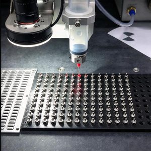 视觉点胶机微量精密点胶怎么实现？